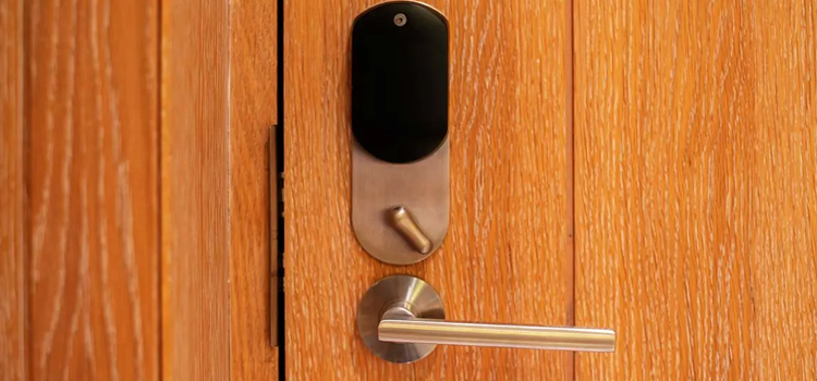 Automatic Locking Door Knob Williams